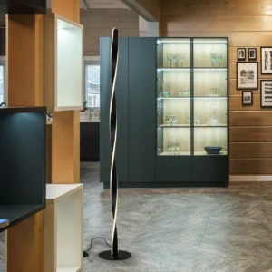 Настолна лампа TWIST в черен цвят