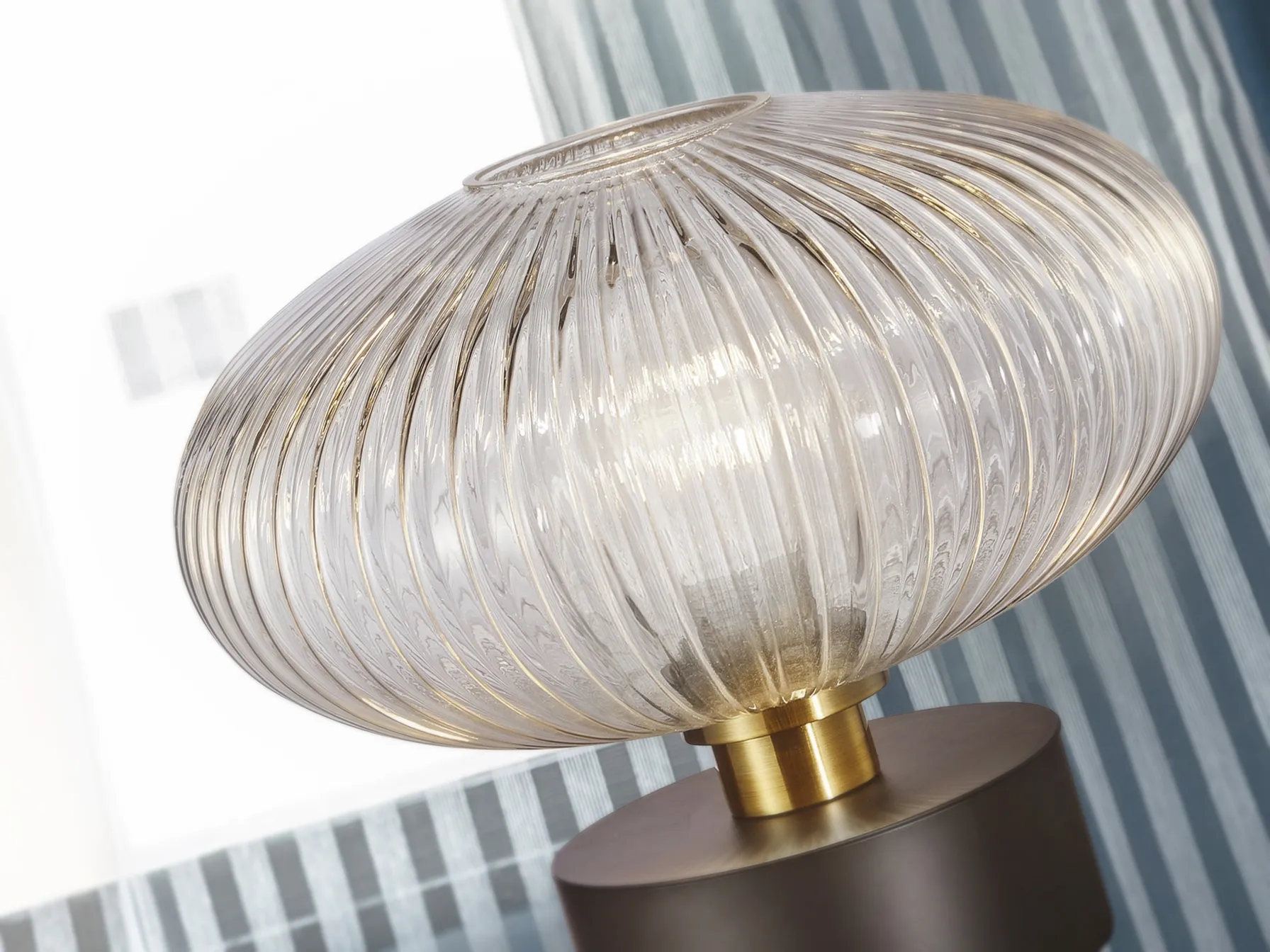 Настолна лампа NORMA 1L Черна с месинг - Image 4